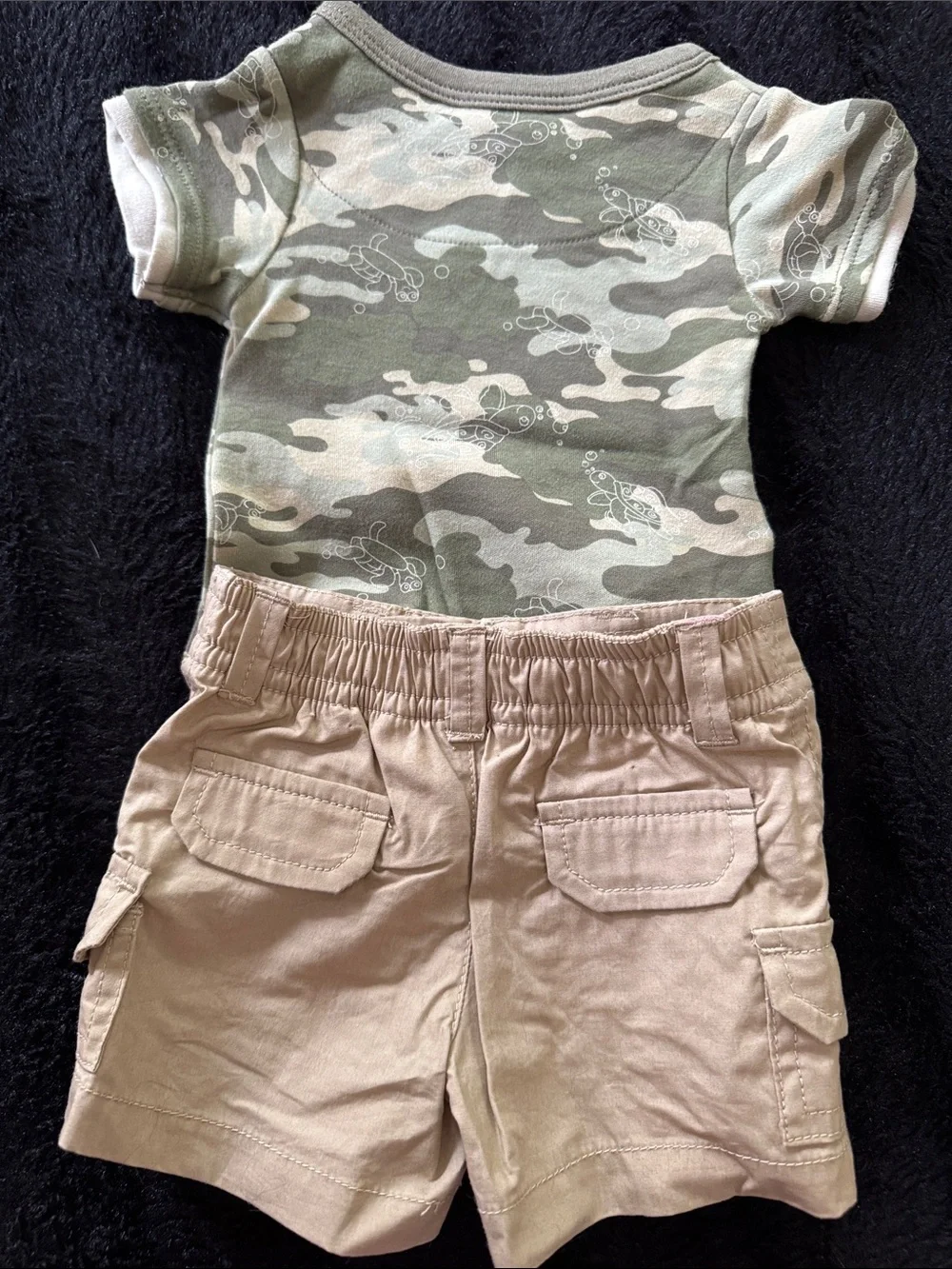 NWOT Preemie Garanimals Camo Baby Onesie With Turtles and Khaki Cargo Shorts